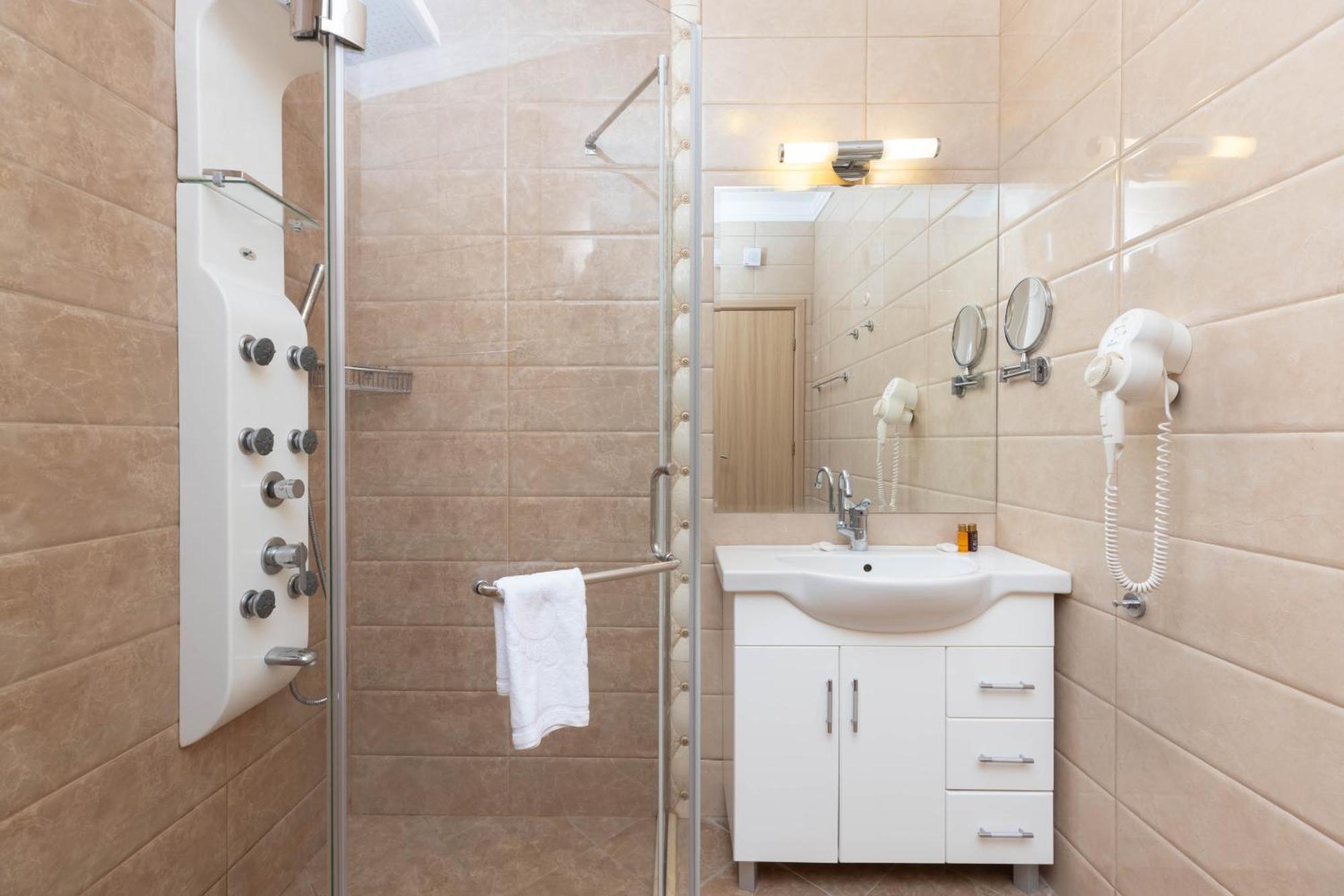 Rome Palace Deluxe Hotel